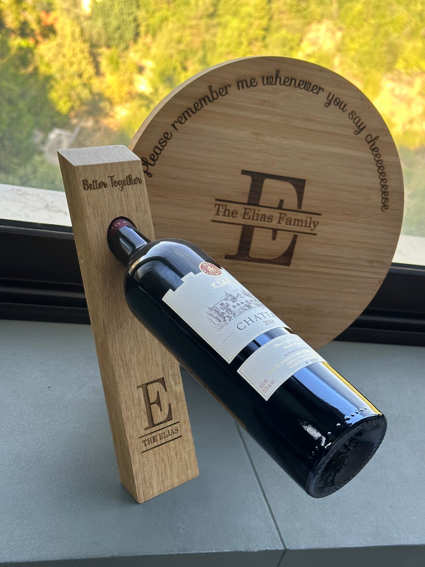 Floating wine bottle Holder